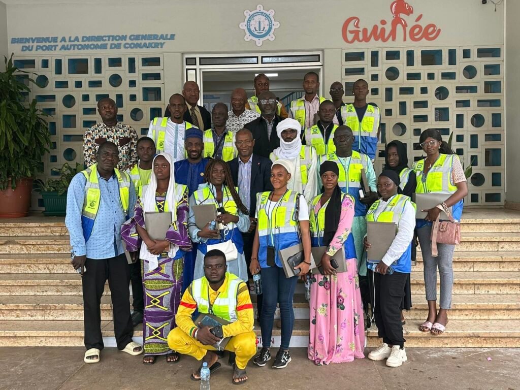 étudiants Bamako au Port de Conakry